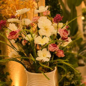 bouquet décoratif Élégant en vase