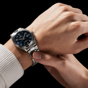 montre homme main